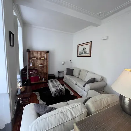 2 Bedrooom Flat In The Heart Of Graca * Lizbona