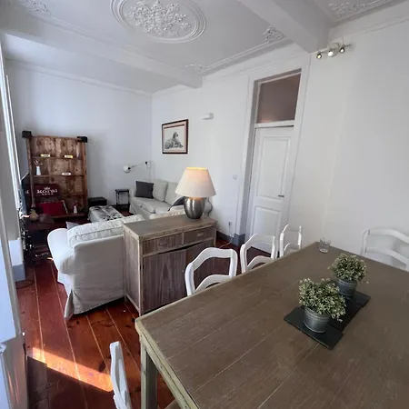 2 Bedrooom Flat In The Heart Of Graca Apartment